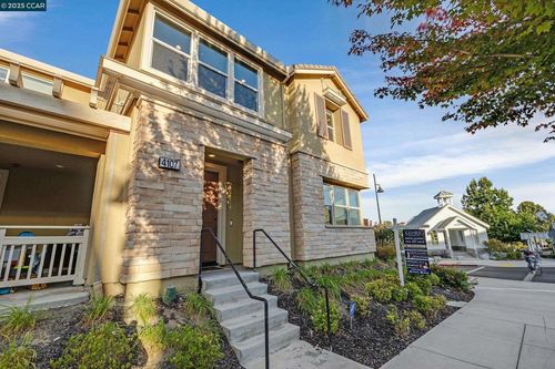 4107 Wallis Ranch Dr, Dublin, CA, 94568-4742 | Card Image