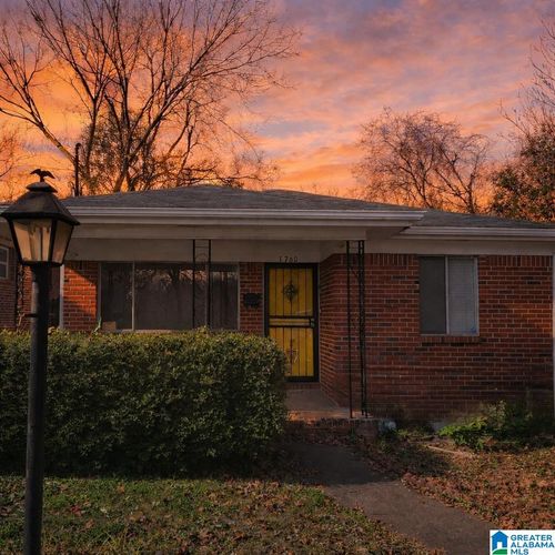 1760 34th Pl N, BIRMINGHAM, AL, 35234-2216 | Card Image