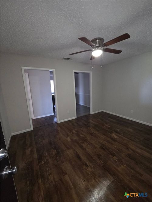 4302 Lake Rd, Killeen, TX, 76543-6735 | Card Image