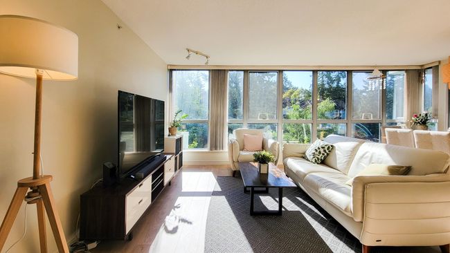 502 - 295 Guildford Way, Condo with 2 bedrooms, 1 bathrooms and 1 parking in Port Moody BC | Image 4
