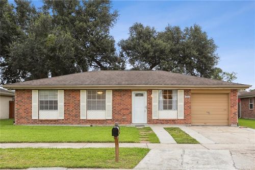 2741 Cardinal Dr, Marrero, LA, 70072-5803 | Card Image