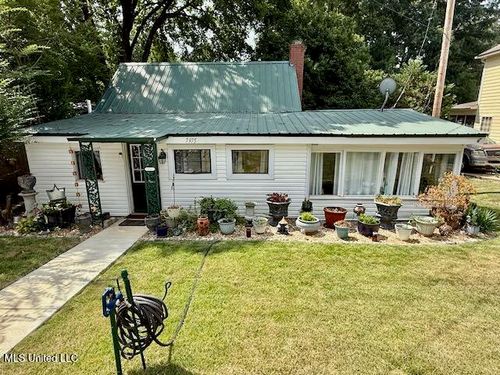 7975 Cresent Cir, Olive Branch, MS, 38654 | Card Image