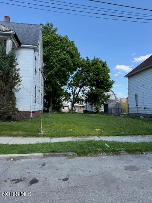 607 Federal St, Toledo, OH, 43605-2628 | Card Image