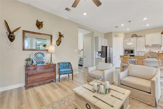 Living Area | Image 6