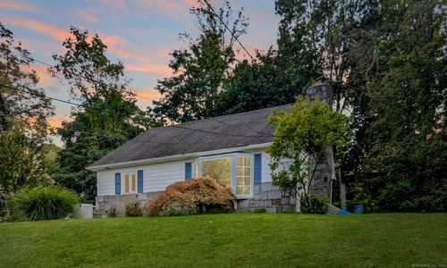 44 Boulevard Dr, Danbury, CT, 06810-7225 | Card Image