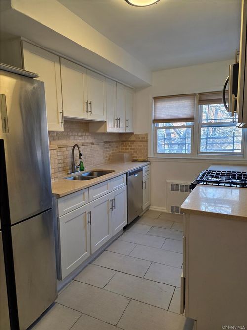 150-25 77th Rd, Kew Garden Hl, NY, 11367 | Card Image