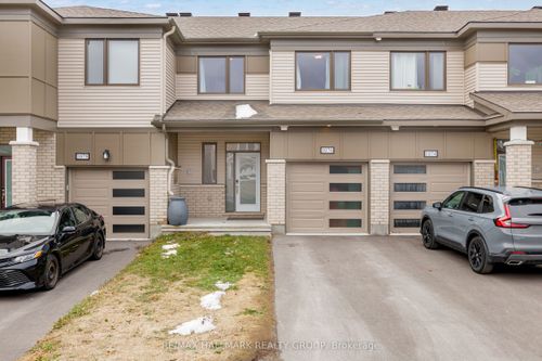 {{alt}} | Card Image