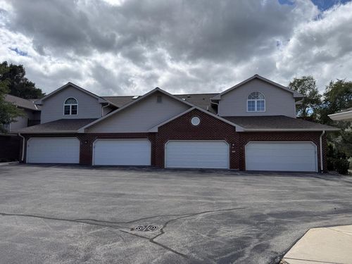 8-7913 S Scepter Drive, Franklin, WI, 53132 | Card Image