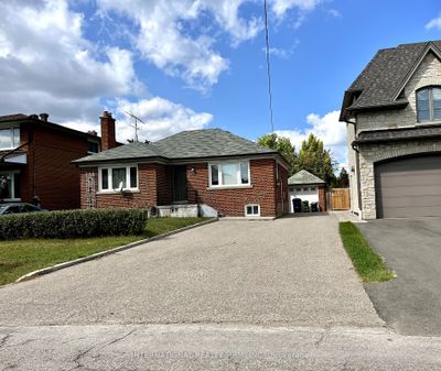 52 Albright Ave, House other with 2 bedrooms, 1 bathrooms and 5 parking in Etobicoke ON | Image 2