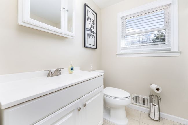 142 Cedar St, House other with 3 bedrooms, 2 bathrooms and null parking in Wethersfield CT | Image 15