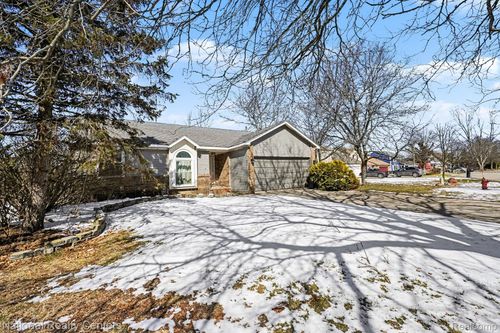 2510 Wenona Dr, Wixom, MI, 48393-2156 | Card Image