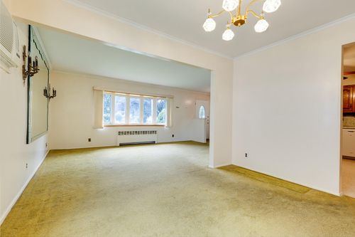 593 Maude St, South Hempstead, NY, 11550-7816 | Card Image