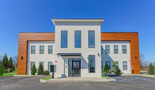 201-1133 New Loudon Rd, Cohoes, NY, 12047-5061 | Card Image