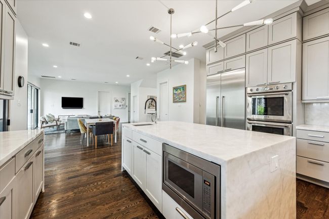 1010 Waltway Dr, House other with 5 bedrooms, 6 bathrooms and 2 parking in Houston TX | Image 23