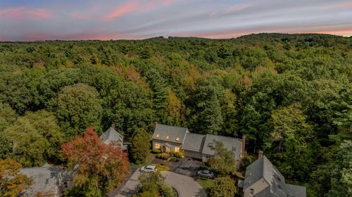 40 Stratham Grn, Stratham, NH, 03885-2348 | Card Image