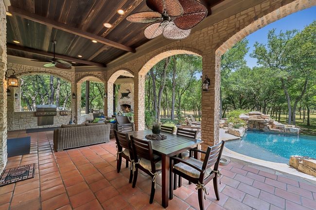 565 Lost Hunters Cyn, House other with 5 bedrooms, 5 bathrooms and 3 parking in China Spring TX | Image 52