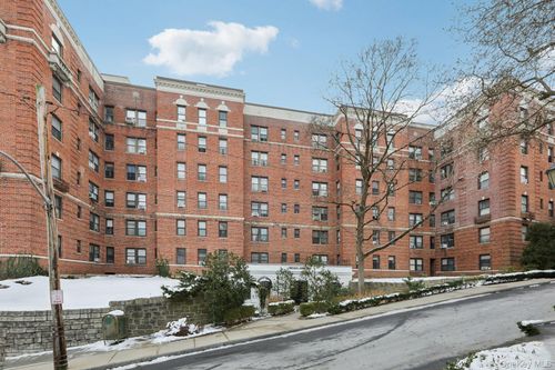 apt-2p-1 Broad Pkwy, White Plains, NY, 10601-3722 | Card Image