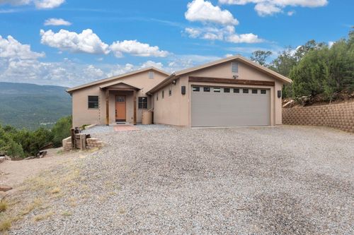 16 Haven Dr, Cedar Crest, NM, 87008-9423 | Card Image
