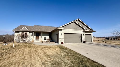 105 Hillwood Dr, Lake City, MN, 55041-2170 | Card Image