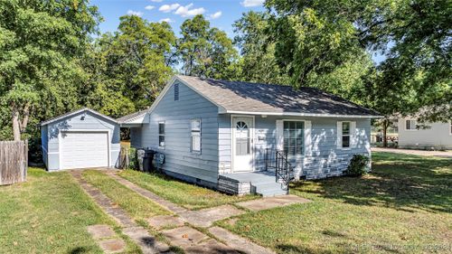 1406 Healdton, Ardmore, OK, 73401 | Card Image