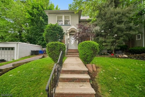 210 Hillside Rd, Elizabeth, NJ, 07208-1416 | Card Image