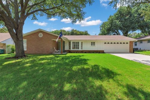 4137 Selkirk Dr W, Fort Worth, TX, 76109-5441 | Card Image