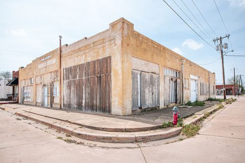 213 N Blackburn St, Brady, TX, 76825-4529 | Card Image