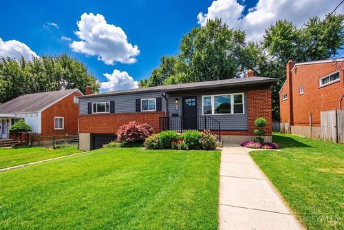 5499 Woodhaven Dr, Cincinnati, OH, 45248-5121 | Card Image