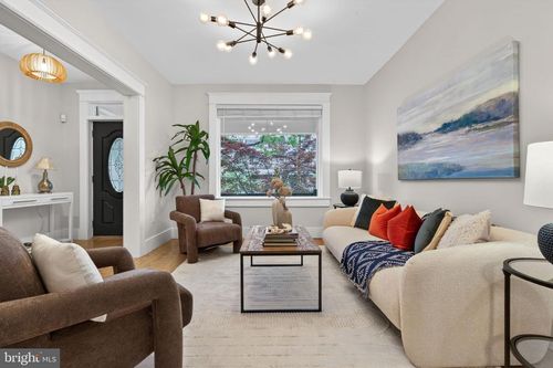 822 Crittenden St Nw, WASHINGTON, DC, 20011-7102 | Card Image