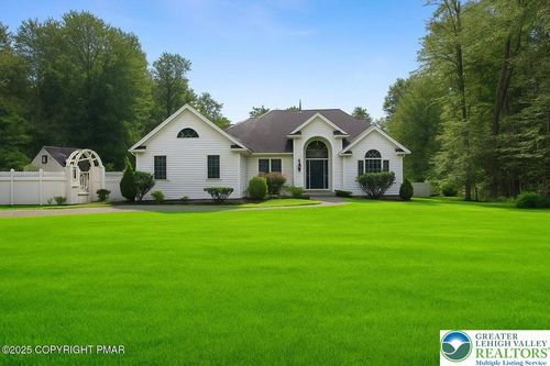343 High Country Dr, Blakeslee, PA, 18610-7814 | Card Image