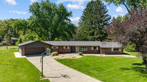 313 W Margaret Fuller Rd, Oregon, IL, 61061-9302 | Card Image