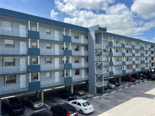 211-1655 W 44th Pl, Hialeah, FL, 33012-7419 | Card Image