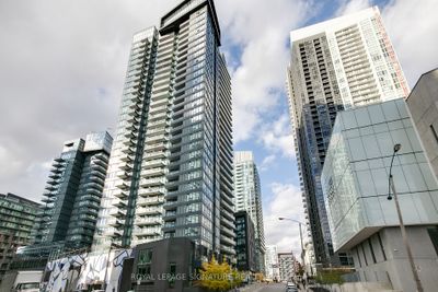 807 - 70 Queens Wharf Rd, Condo with 1 bedrooms, 1 bathrooms and null parking in Toronto ON | Image 1