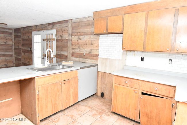 Kitchen | Image 6