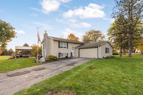 W275S8960 Hidden Lakes Drive, VERNON, WI, 53149 | Card Image
