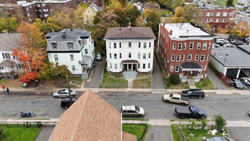 10 Warner St, Hartford, CT, 06114-6303 | Card Image