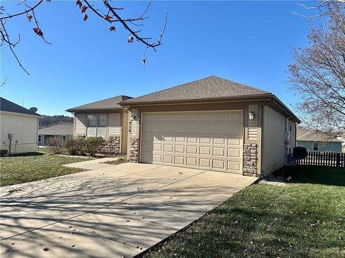710 Hidden Meadows Ct, Paola, KS, 66071-7503 | Card Image