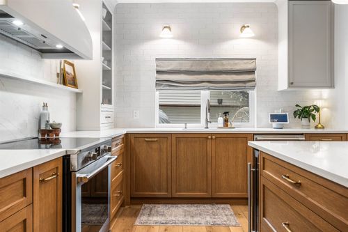 46460 Ashby Dr, Chilliwack, BC, V2R5N4 | Card Image