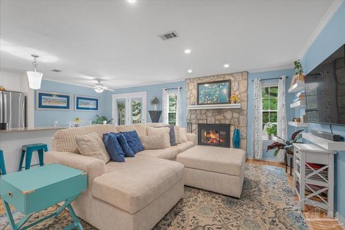 1d-4831 E Olive Rd, Pensacola, FL, 32514-8270 | Card Image