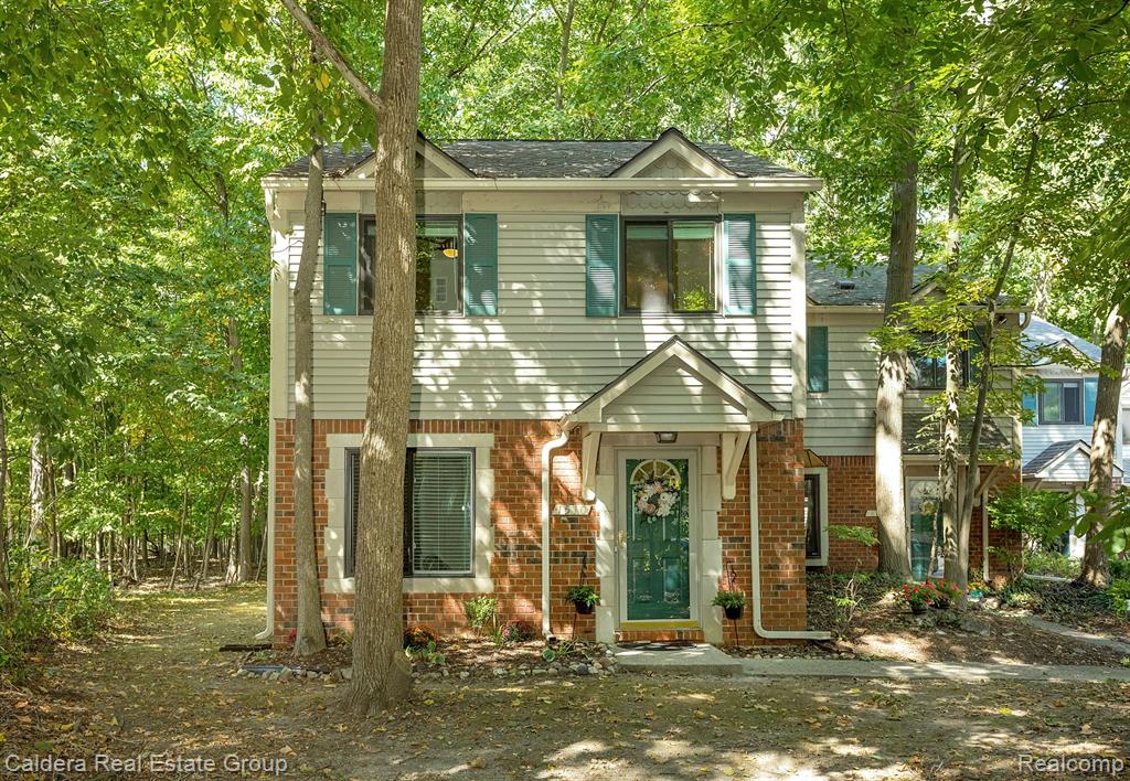 Streamwood Ct, Rochester Hills, MI 48309