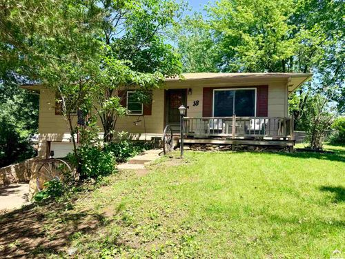 18 Ithica Ct, Eudora, KS, 66025-9762 | Card Image