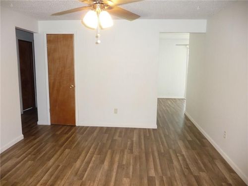 4917 S Karen St, Del City, OK, 73135-2209 | Card Image