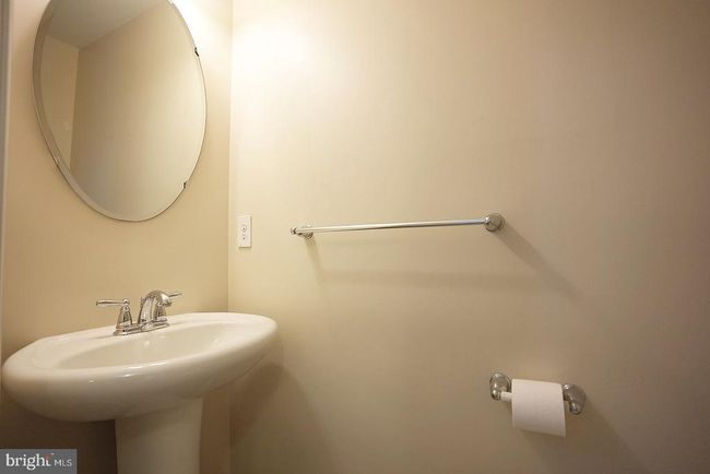 2102 E Oak Rd, Townhouse with 3 bedrooms, 2 bathrooms and null parking in VINELAND NJ | Image 49