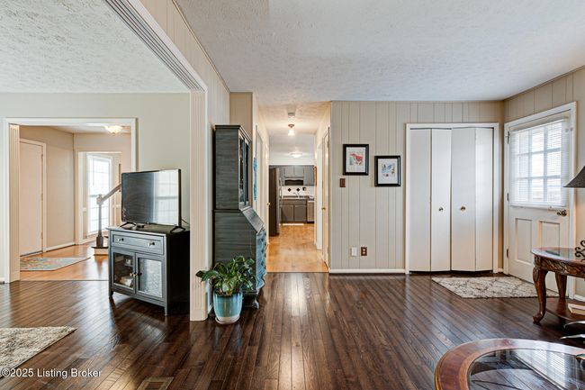 3904 Bayonne Ct, House other with 4 bedrooms, 3 bathrooms and null parking in Jeffersontown KY | Image 6