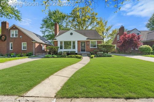 21252 Huntington Ave, Harper Woods, MI, 48225-1806 | Card Image