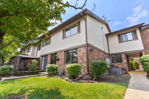 1-7348 Winthrop Way, Downers Grove, IL, 60516-4080 | Card Image