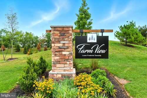 130 Steiner Way, Perkiomenville, PA, 18074-8700 | Card Image