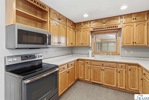 17 Gold St, Minnesota Lake, MN, 56068-1301 | Card Image