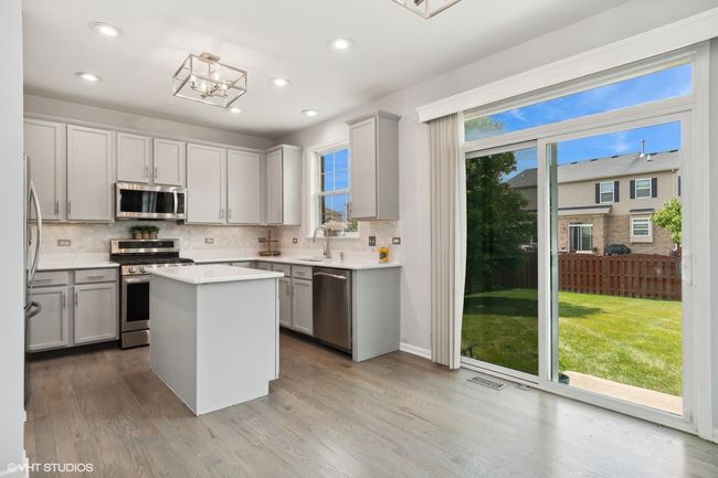 541 Regal Ln, House other with 4 bedrooms, 3 bathrooms and 2 parking in Bolingbrook IL | Image 6