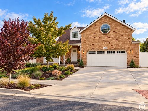 2631 W Donnawood Cir, Taylorsville, UT, 84129-7207 | Card Image